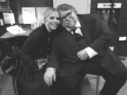 Creativos. Kim Morgan y Guillermo del Toro posan desde Nueva York, previo a la presentación de “El callejón de las almas perdidas”.Cortesía