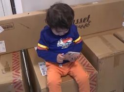 Niño de dos años gasta casi dos mil dólares en muebles sin que sus padres se den cuenta (VIDEO)