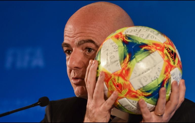 Según Infantino, los grandes clubes se oponen a un Mundial cada dos años, en lugar de celebrarlo cada cuatro como ahora, pero por ejemplo las 54 federaciones africanas apoyan el proyecto. AFP / ARCHIVO