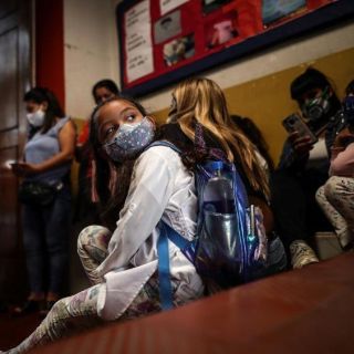 COVID en Jalisco: Suspenderán clases presenciales en grupos con dos alumnos contagiados