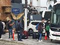 Este jueves por la mañana, la novena jalisciense abordó el autobús desde su hotel de concentración en Avenida Guadalupe a su cruce con Patria, rumbo al Aeropuerto Miguel Hidalgo. EL INFORMADOR / G. Gallo