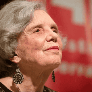 Elena Poniatowska denuncia en Twitter el robo de una pintura