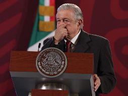 AMLO señala que, a diferencia de estos gobernantes, su administración ha garantizado el derecho a la salud y a la vacunación contra la pandemia sin distingo. SUN / C. Mejía