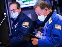 Los sectores quedaron divididos, con pérdidas para las empresas de bienes no esenciales, inmobiliarias e industriales. AP/D. Nemec