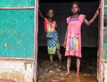 En los últimos años, la zona del sur de África ha sido afectada en por violentas tormentas que han obligado a la gente a abandonar sus hogares. EFE/ A. CATUEIRA