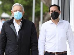 El Presidente regresa a las giras. En la imagen, con Mauricio Vila, gobernador de Yucatán. TWITTER/MauVila