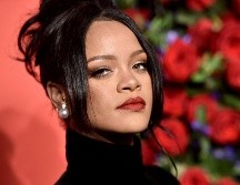 Los rumores del embarazo iniciaron en noviembre pasado, cuando Rihanna supuestamente pidió al personal que no fumara cerca de ella en una posesión presidencial de Barbados. AFP / ARCHIVO