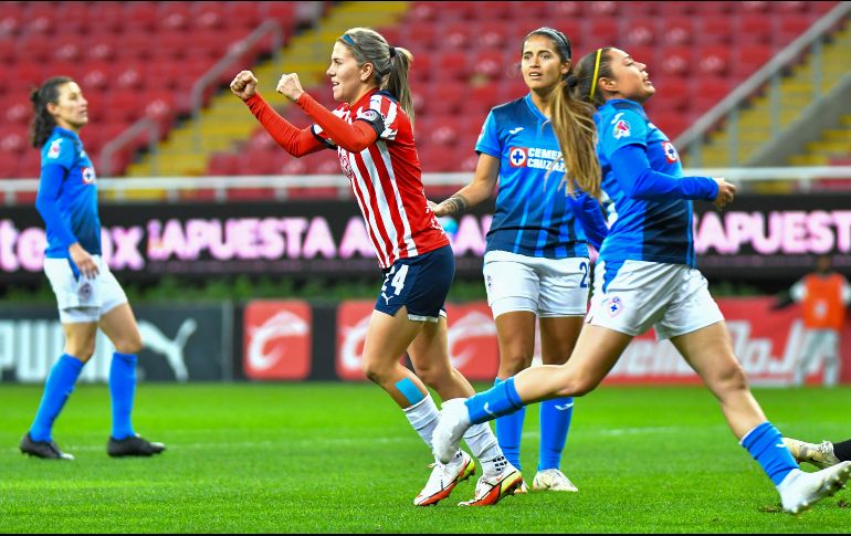 Chivas llegó a 13 unidades, un cifra que tiene al Guadalajara en el primer lugar de la taba general después de cinco jornadas. IMAGO7 / S. Bautista