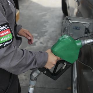 La gasolina verde roza los 23 pesos en Guadalajara