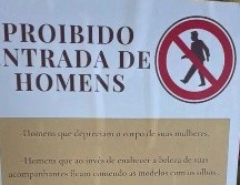 La dueña de la tienda asegura que intentó implementar otras estrategias para detener el acoso a las modelos, sin éxito. INSTAGRAM/carlinhanews