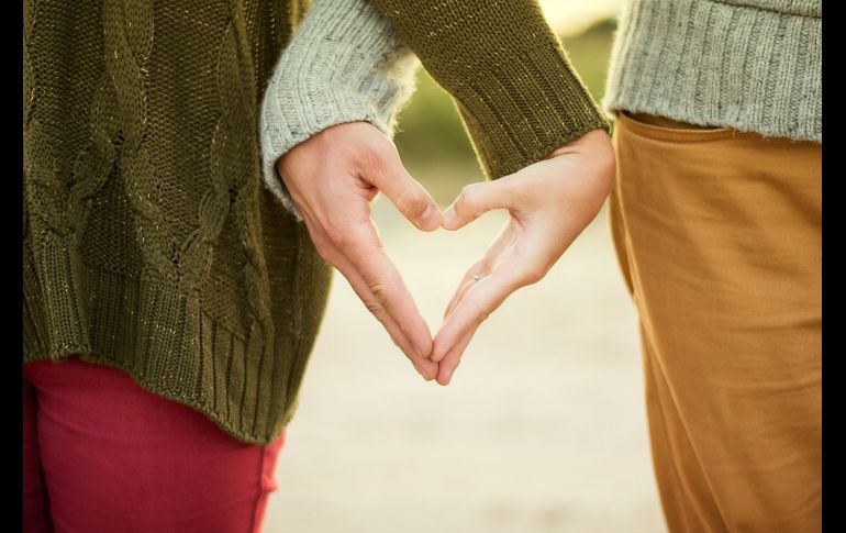 Tratar el tema del dinero es esencial en la pareja, no lo dejes para después / Photo by Kristina Litvjak on Unsplash