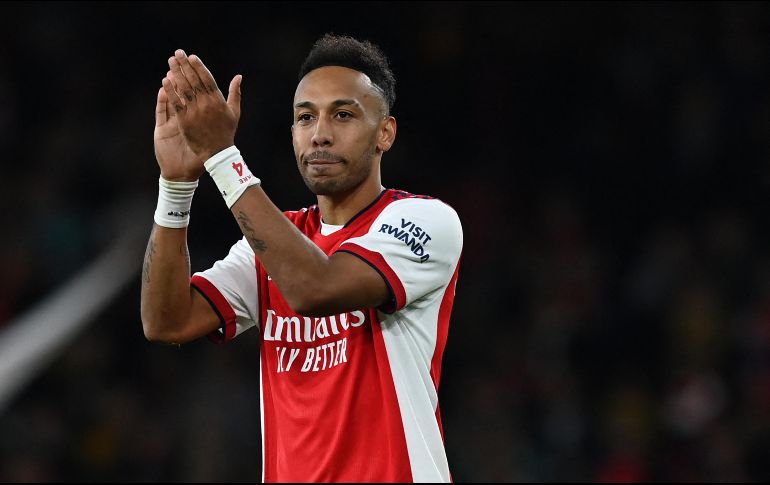 El gabonés Pierre-Emerick Aubameyang llega al Barcelona como agente libre, lo que ha permitido retrasar el anuncio de su fichaje, tras rescindir 