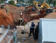 Rayan cayó accidentalmente en un pozo de 32 metros de profundidad, estrecho y de difícil acceso, excavado en las inmediaciones de su casa. AFP