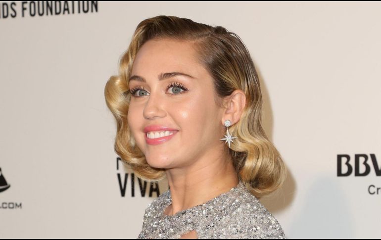 El hilo propuesto, recuerda las primeras veces en que Miley y Hemsworth fueron vistos públicamente. AP/W. Sanjuan