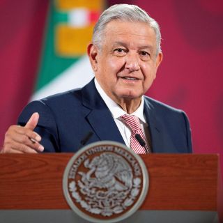 "Tiene razón": Ken Salazar respalda la reforma energética de AMLO