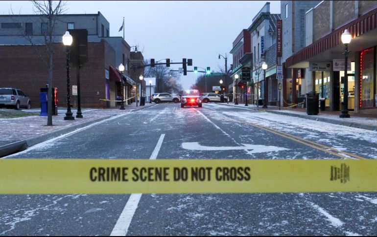 Al llegar a la escena del tiroteo, los agentes se encontraron a cinco personas que habían recibido disparos, entre ellas una muerta. AP / The Roanoke Times / M. Gentry