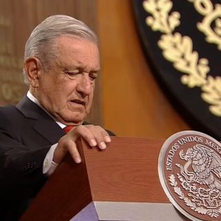 AMLO encabeza ceremonia por 105 aniversario de la Constitución