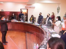 En total se recibieron nueve propuestas de candidatas y candidatos, dejando en la terna a tres: Paola Sarahí Gaspar Miranda, Luis Enrique Chanón Rosas y Otoniel Vara de Valdez González (i). ESPECIAL / Ayuntamiento de Tlaquepaque