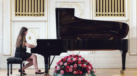 María Hanneman. Con 15 años de edad ha conquistado imponentes lugares como el Palacio de Bellas Artes o el Carnegie Hall. ESPECIAL