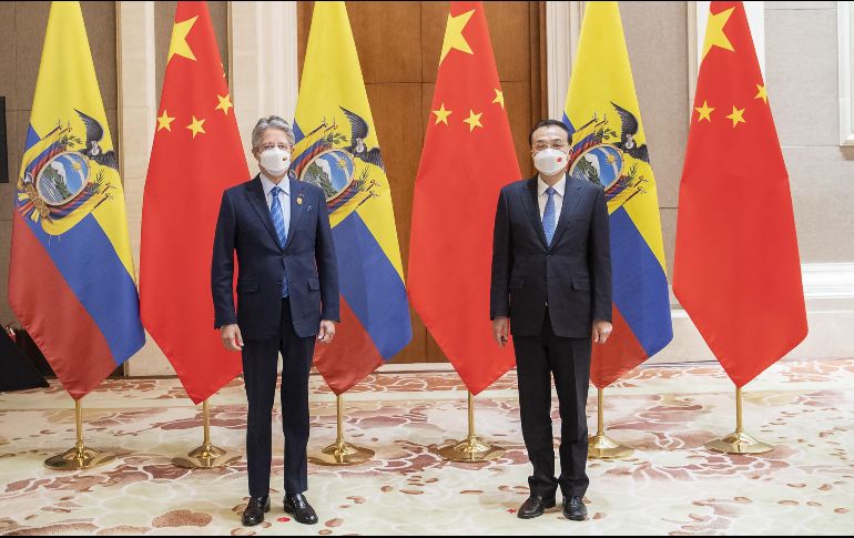 El presidente ecuatoriano, Guillermo Lasso, y el primer ministro chino, Li Keqiang. XINHUA/L. Tao