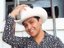 Christian Nodal recibió comentarios de sus fans por los nuevos tatuajes que lució. ESPECIAL