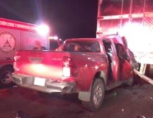 El accidente ocurrió a la altura del kilómetro 30 de la carretera Santa Rosa a La Barca la madrugada de este lunes. ESPECIAL / Protección Civil Jalisco
