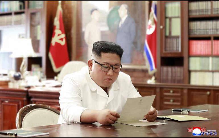 Donald Trump mantuvo una inédita relación epistolar con el líder norcoreano, Kim Jong-un. AFP/ARCHIVO