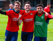 “Chicote” y “Canelo” pudieron entrenar con sus compañeros, donde se mostraron contentos con el mediocampista Fernando Beltrán. TWITTER / Chivas