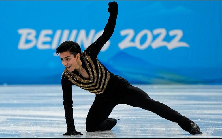 El jalisciense Donovan Carrillo hizo historia en el deporte nacional luego de su hazaña en los Juegos Olímpicos de Invierno Beijing 2022, al convertirse en el primer mexicano en clasificar al programa largo del patinaje artístico. AP / D. J. Phillip