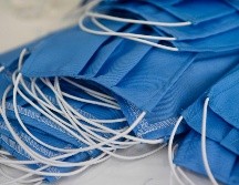 El uso del cubrebocas dio lugar a una batalla política en EU entre gobernadores demócratas, que decretaron obligatorio su uso, mientras que las autoridades republicanas lo rechazaron. AFP / ARCHIVO