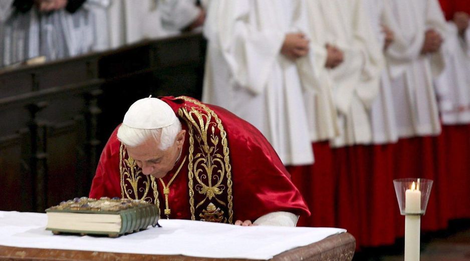 Benedicto XVI niega cualquier acusación y conocimiento de los hechos que se narran en el informe divulgado. EFE/ARCHIVO