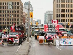 Más de un 60 % de los canadienses se opone a las protestas que mantienen desde hace 11 días el movimiento antivacunas en Ottawa. EFE/J. Rivas