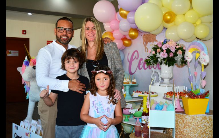 Joel Meza, Laura Fishman, Alex Meza y Cecille Meza. GENTE BIEN JALISCO/MARIFER RACHED