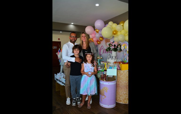 Joel Meza, Laura Fishman, Alex Meza y Cecille Meza. GENTE BIEN JALISCO/MARIFER RACHED