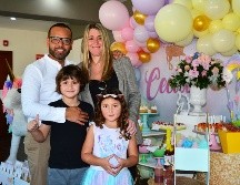 Joel Meza, Laura Fishman, Alex Meza y Cecille Meza