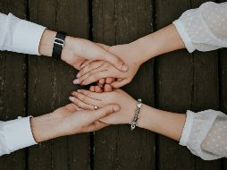 Juntos pueden inspirarse para lograr la armonía que desean en cada rincón / Photo by Alvin Mahmudov on Unsplash