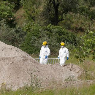 Hallan 28 cuerpos en fosa de Tonalá; trabajos van a la mitad