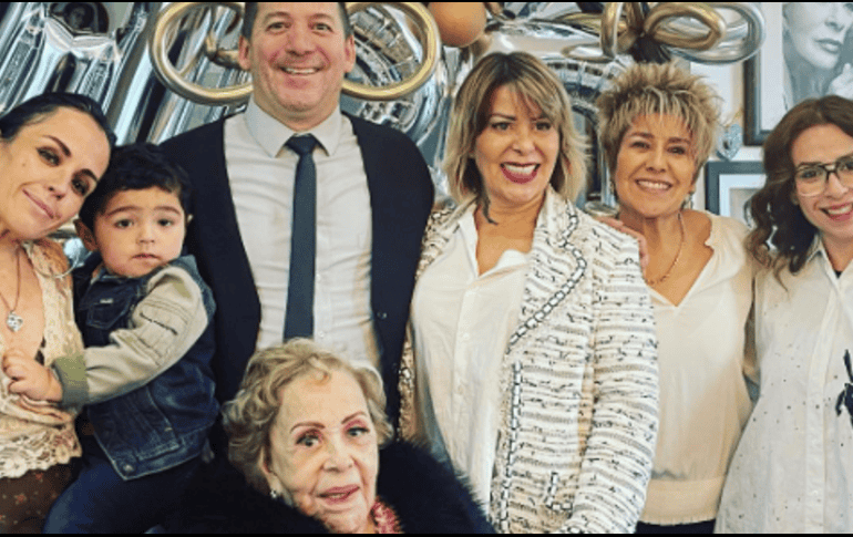 Alejandra Guzmán festejó sus 54 años junto a sus seres más queridos. INSTAGRAM/@laguzmanmx