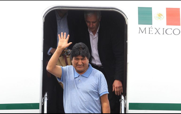 Evo Morales escribe que siempre estará agradecido con López Obrador por ofrecerle asilo político y haber enviado un avión de la Fuerza Aérea Mexicana (FAM) a Bolivia para traerlo a México. EFE / ARCHIVO