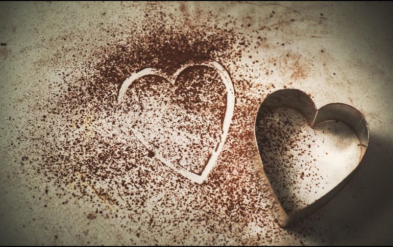 Gelatina de chocolate en forma de corazón. ESPECIAL/Photo by Jasmine Waheed on Unsplash.