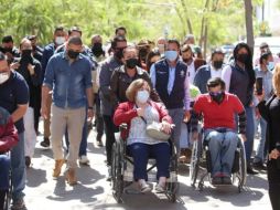 Pablo Lemus escuchó las peticiones de las personas con alguna discapacidad en el recorrido. TWITTER/@PabloLemusN