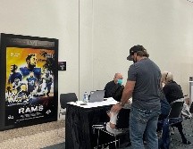 OPCIONES. La liga también sabe qué hay quienes no están convencidos de vacunarse, es por eso que también se habilitó un stand para pruebas de antígeno. EL INFORMADOR/P. Gallardo