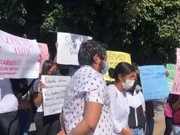 En grito al unísono decían “son inocentes”, además traían pancartas en las que destacaban los mensajes al gobernador de Jalisco. ESPECIAL