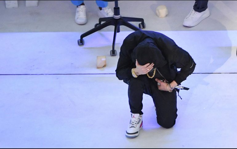 LO HIZO. Eminem se arrodilló al final de su canción Lose Yourself. AFP/V. Macon