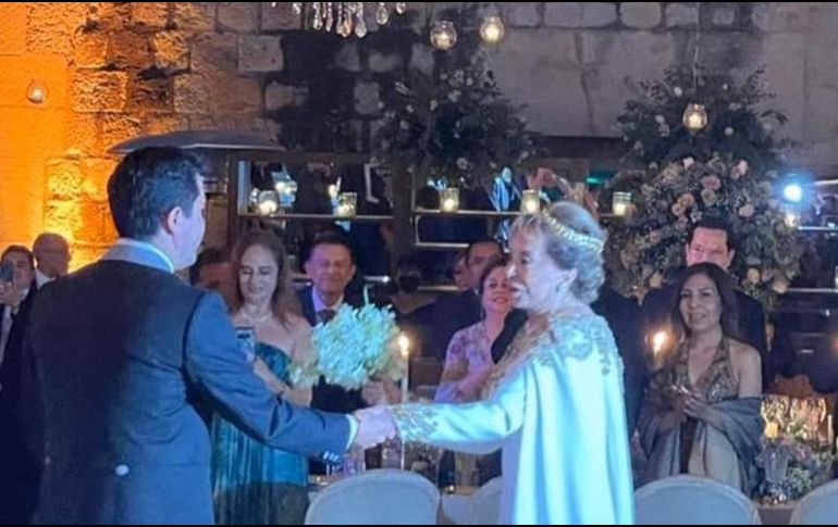 Elba Esther se casó el sábado con Luis Antonio Lagunas. ESPECIAL