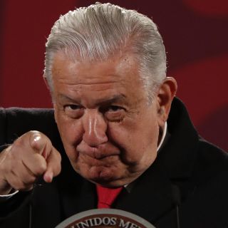 Pese a todas las críticas, AMLO insiste en hablar del salario de Loret