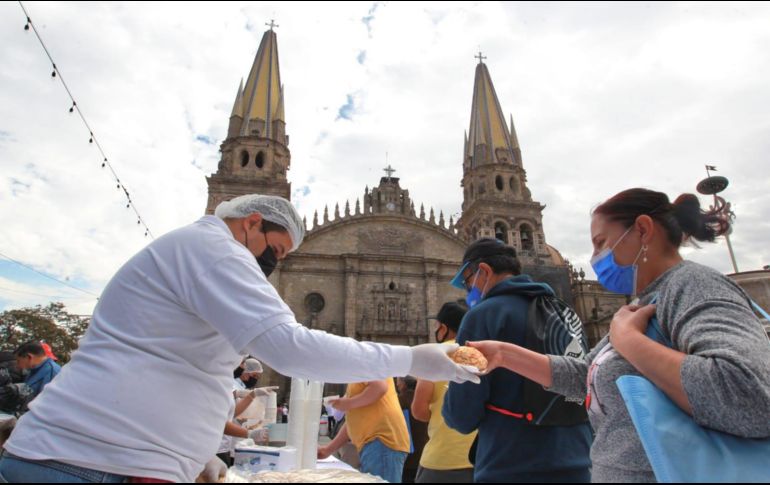 Después del evento repartieron pan y chocolate caliente. EL INFORMADOR / A. Camacho
