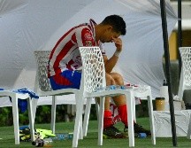 El juego amistoso ante el Atlanta United le salió caro a Chivas, pues fue durante ese partido que el capitán salió en camilla después de lastimarse en la disputa por la pelota. IMAGO7