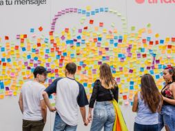 De acuerdo con los expertos, la primera fase de una relación amorosa, es el enamoramiento, que comienza con la estimulación de los sentidos. EFE