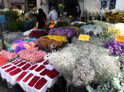 Comentan que algunos arreglos de flores subieron hasta 800 pesos cuando en una temporada normal se venden en 400. EL INFORMADOR/G. Gallo